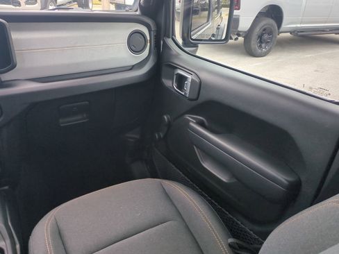 Used 2024 Jeep Wrangler Sport image 15