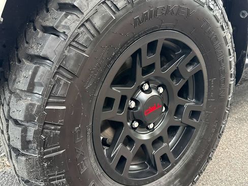 Used 2022 Toyota 4Runner TRD Off-Road AWD/4WD image 9