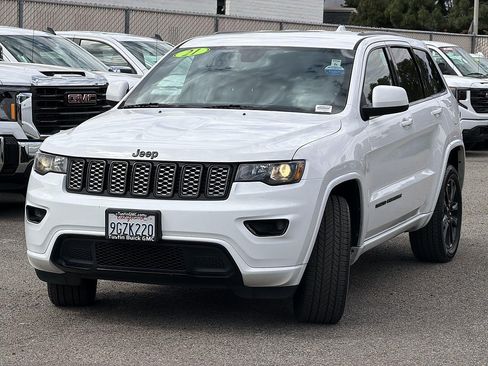 Used 2021 Jeep Grand Cherokee Laredo X AWD/4WD image 3