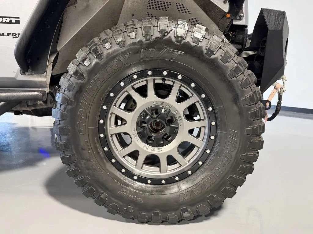 Used 2018 Jeep Wrangler Sport AWD/4WD image 5
