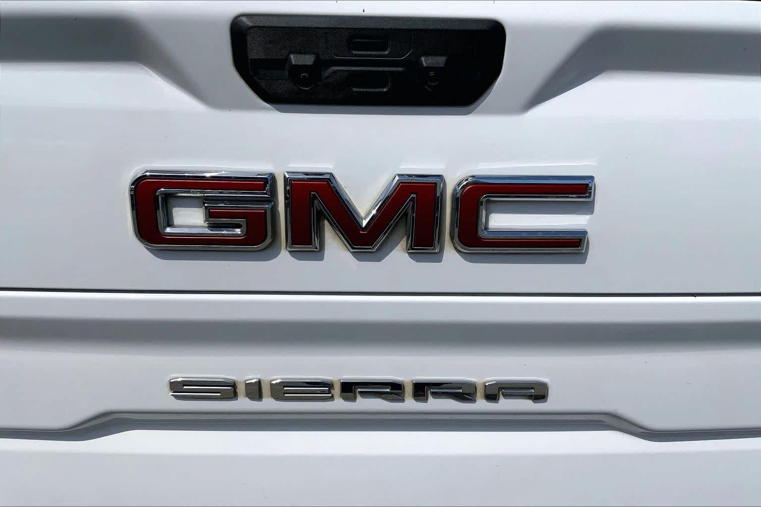 Used 2023 GMC Sierra 1500 SLT AWD/4WD image 31