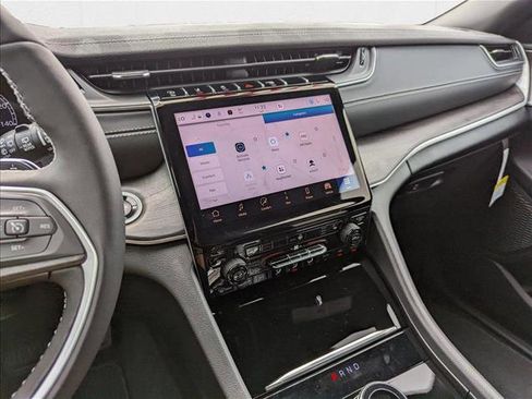 New 2025 Jeep Grand Cherokee L Limited w/ Black Appearance Package image 16