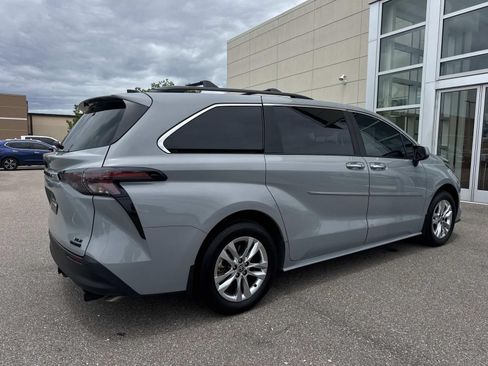 Used 2023 Toyota Sienna XLE Woodland Edition AWD/4WD image 5