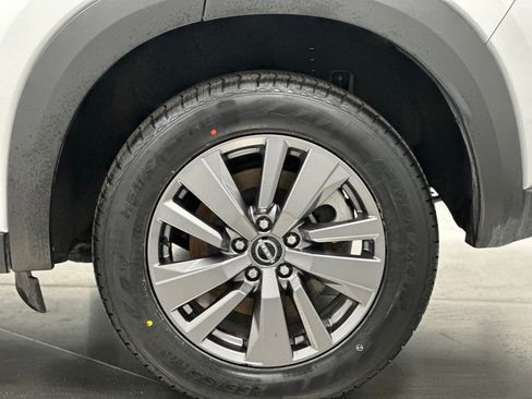 Used 2025 Nissan Pathfinder SV AWD/4WD image 28