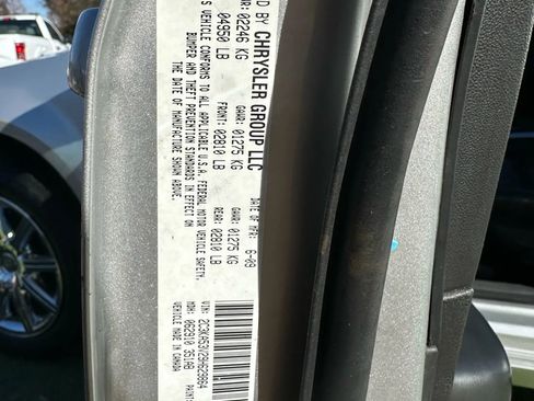 Used 2009 Chrysler 300 Touring image 37