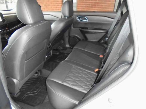 Used 2021 Nissan Rogue Platinum FWD image 9