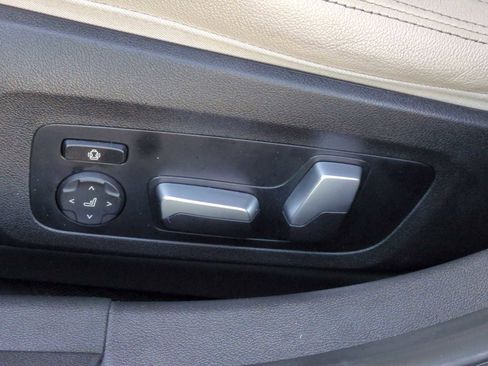 Certified 2022 BMW 330i xDrive Sedan w/ Premium Package 2 image 17