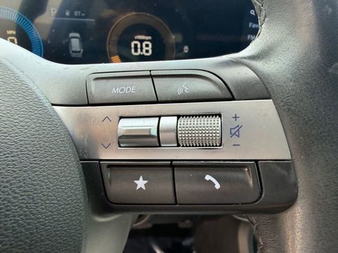 Used 2024 Hyundai Kona SEL FWD image 20