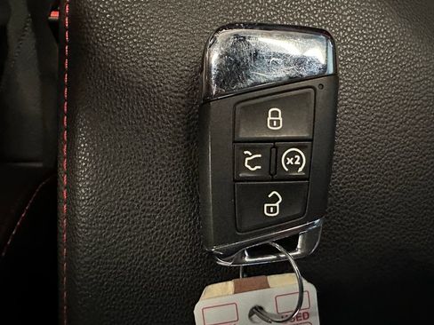Used 2025 Volkswagen Jetta GLI Autobahn FWD image 17