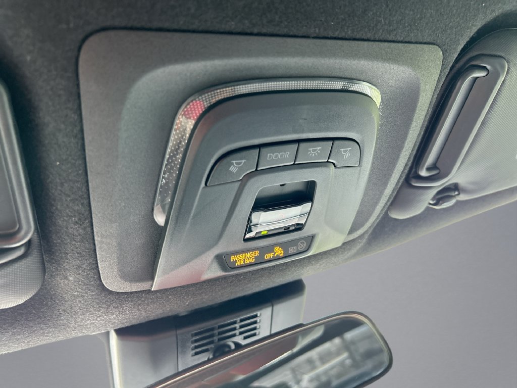 Used 2025 Toyota Corolla SE FWD image 25