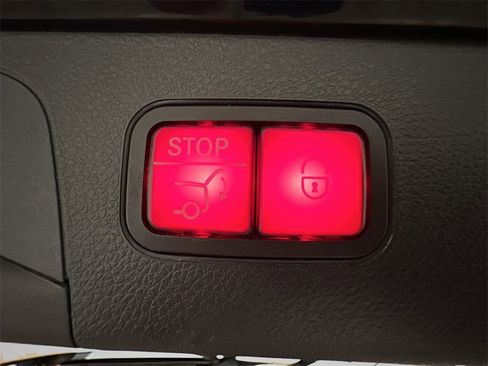 Used 2019 Mercedes-Benz GLC 300 4MATIC image 20