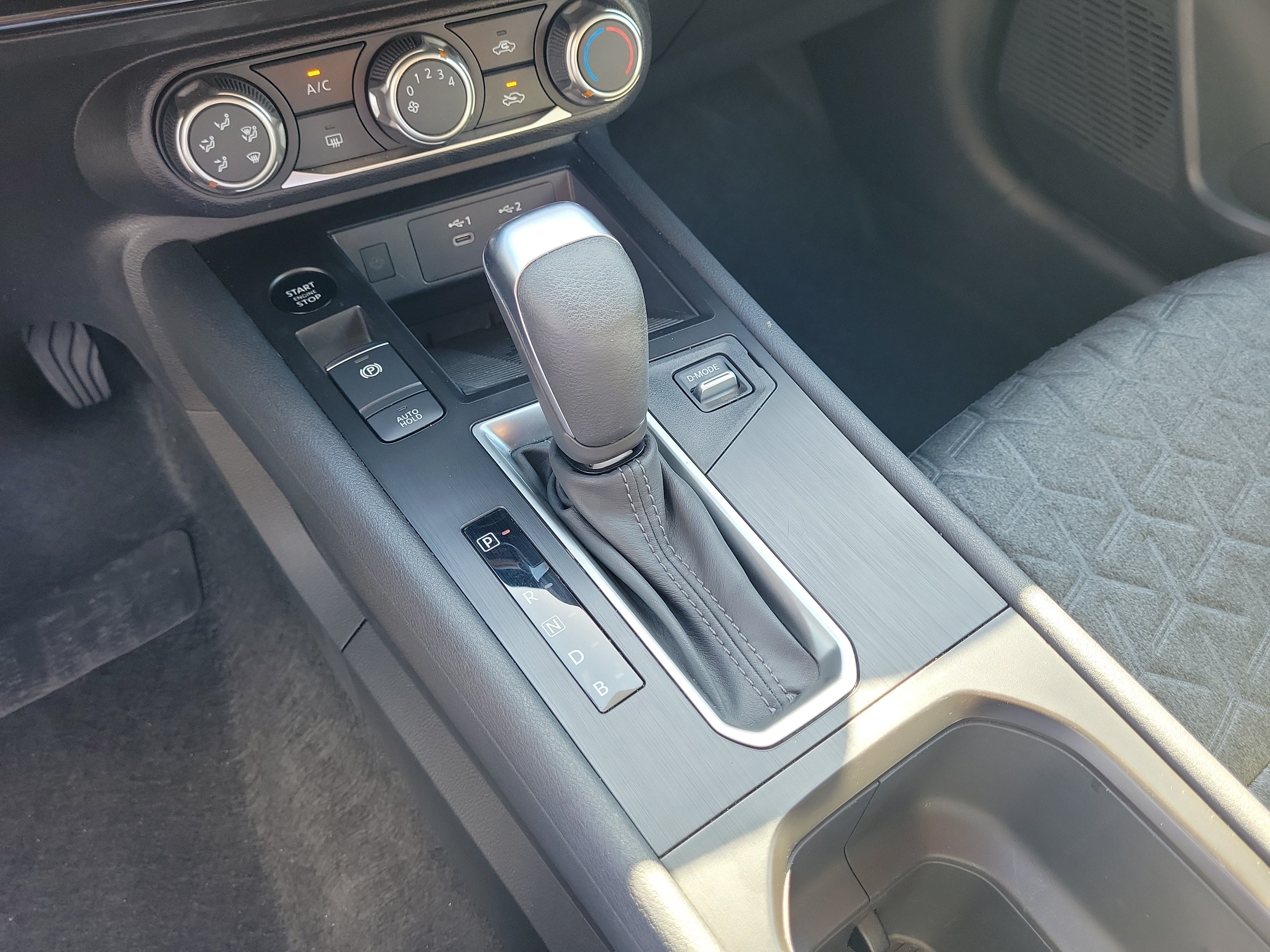 Certified 2025 Nissan Kicks SV FWD image 21