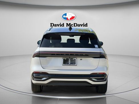 New 2026 Lincoln Nautilus Reserve image 6