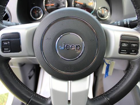 Used 2016 Jeep Compass High Altitude AWD/4WD image 26