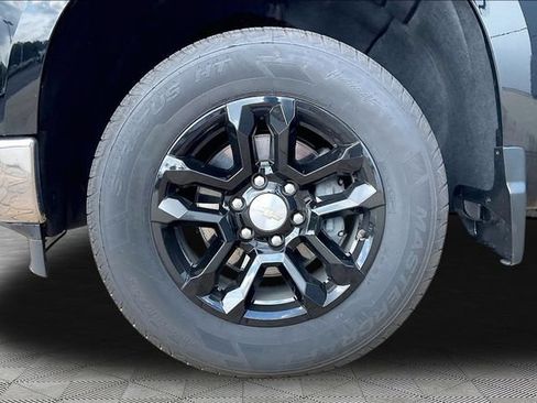 Used 2023 Chevrolet Silverado 1500 LT AWD/4WD image 21