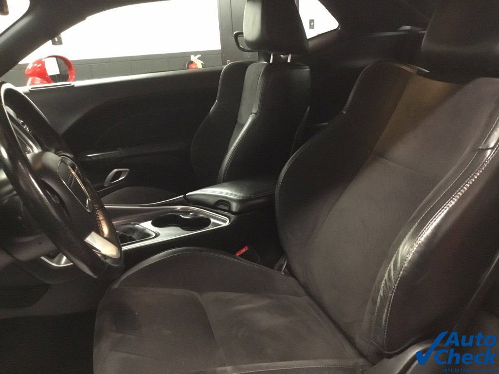Used 2017 Dodge Challenger R/T Plus RWD image 25
