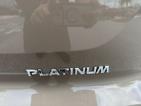 Certified 2024 Nissan Pathfinder Platinum FWD image 12