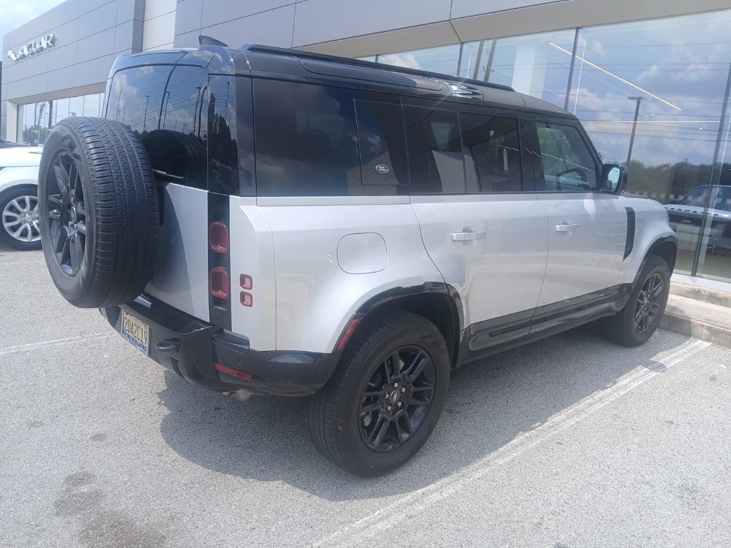 Used 2024 Land Rover Defender 110 X-Dynamic SE AWD/4WD image 3