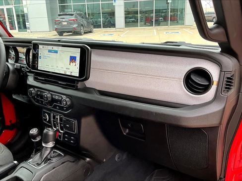 Used 2025 Jeep Wrangler Unlimited Sport AWD/4WD image 17
