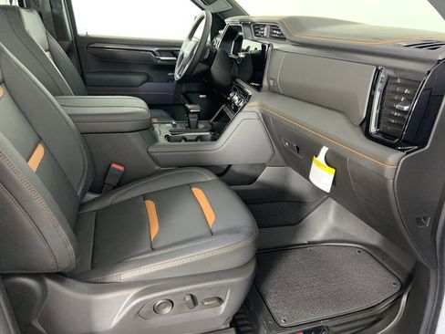 Used 2025 GMC Sierra 1500 AT4 w/ AT4 Premium Package image 18