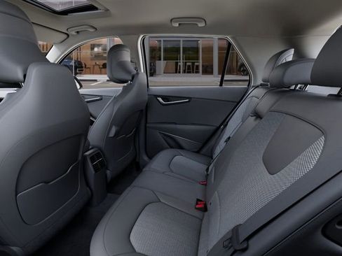 New 2025 Kia Niro EX Touring image 18