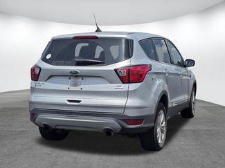 Used 2019 Ford Escape SE FWD video 2