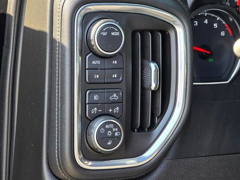 Used 2021 Chevrolet Silverado 1500 LT Trail Boss w/ Convenience Package II AWD/4WD image 8