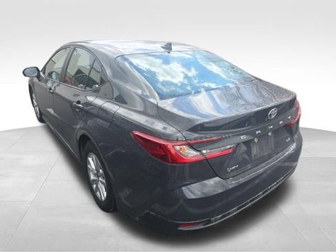 Used 2025 Toyota Camry LE image 4