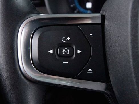 Certified 2025 Volvo XC40 B5 Core w/ Climate Package AWD/4WD image 21