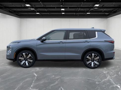 New 2026 Mitsubishi Outlander SE AWD/4WD image 2