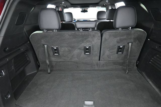 Certified 2025 Chevrolet Traverse LT w/ Sun and Wheel Package FWD image 28