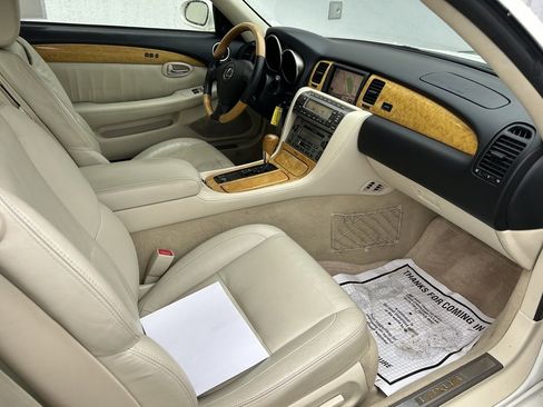 Used 2005 Lexus SC 430 Convertible image 11