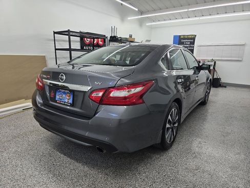Used 2017 Nissan Altima 2.5 SV image 6