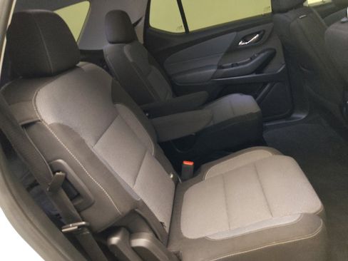 Used 2020 Chevrolet Traverse LT FWD image 19