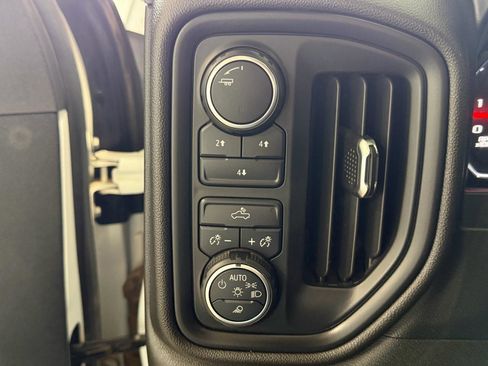 Used 2021 Chevrolet Silverado 2500 Custom w/ Custom Value Package AWD/4WD image 31