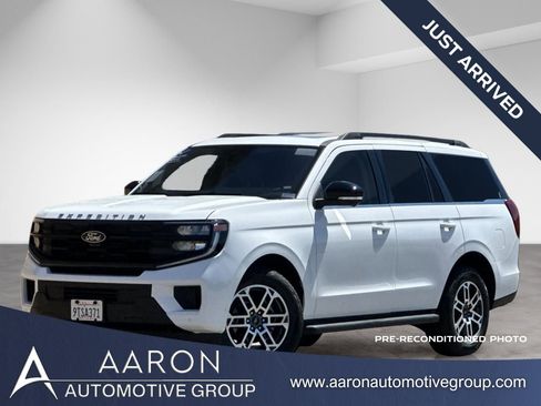 Used 2025 Ford Expedition Active AWD/4WD image 1