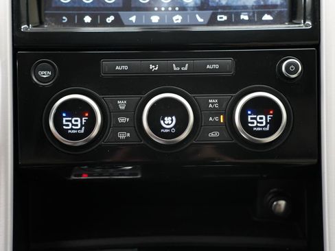 Used 2018 Land Rover Discovery HSE Luxury AWD/4WD image 22