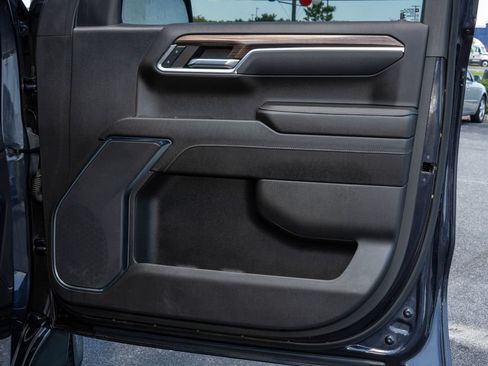 Used 2023 Chevrolet Silverado 1500 LT AWD/4WD image 12
