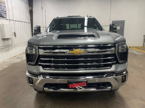 Used 2024 Chevrolet Silverado 2500 LTZ w/ LTZ Plus Package AWD/4WD image 2