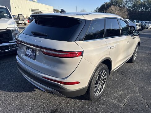 Used 2021 Lincoln Corsair Standard w/ Equipment Group 101A image 7