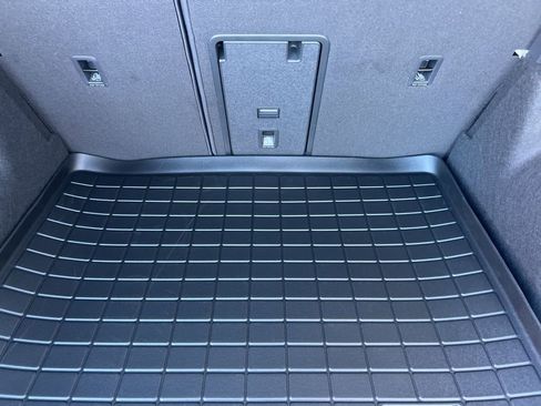 New 2026 Volkswagen Taos SEL image 23