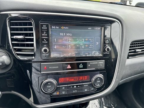 Used 2019 Mitsubishi Outlander ES FWD image 24