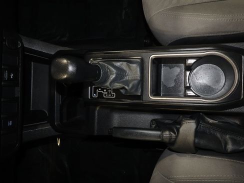 Used 2023 Toyota Tacoma SR image 14