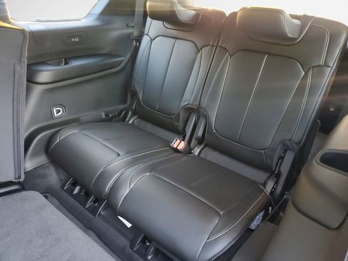 New 2025 Jeep Grand Cherokee L Limited AWD/4WD image 16