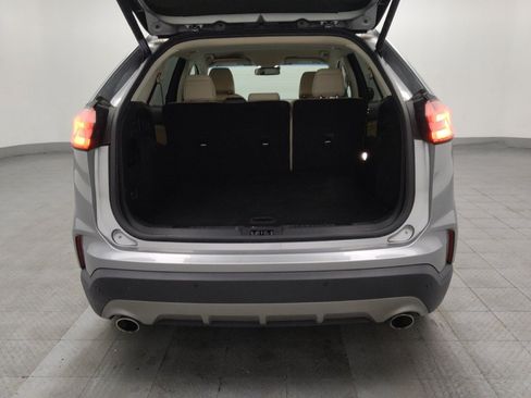 Used 2020 Ford Edge Titanium image 29