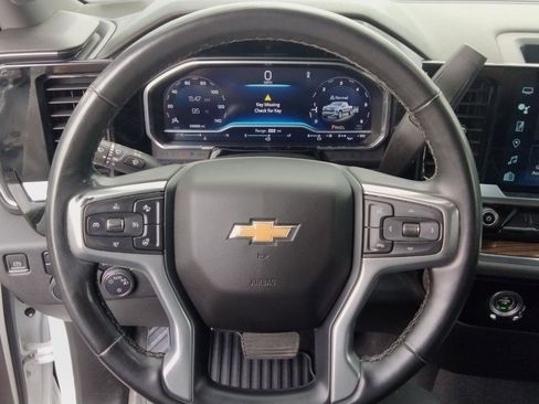 Used 2023 Chevrolet Silverado 1500 LT image 19