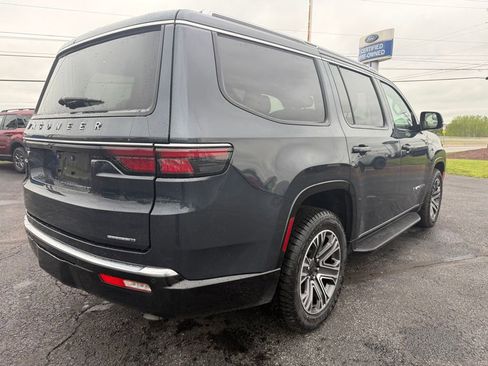 Used 2024 Jeep Wagoneer Series II w/ Flexible Seating Group AWD/4WD image 8