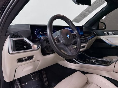 Used 2023 BMW X7 xDrive40i w/ M Sport Package AWD/4WD image 11