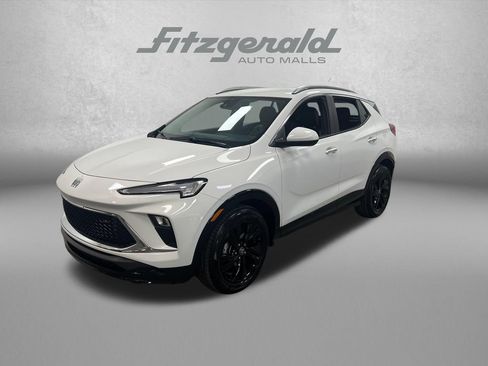 Used 2024 Buick Encore GX Sport Touring FWD image 1