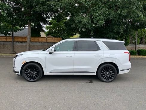 Used 2025 Hyundai Palisade Calligraphy AWD/4WD image 2